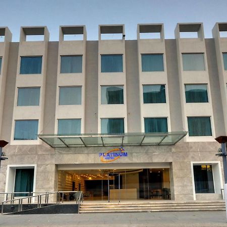 Hotel Platinum Rajkot Ngoại thất bức ảnh