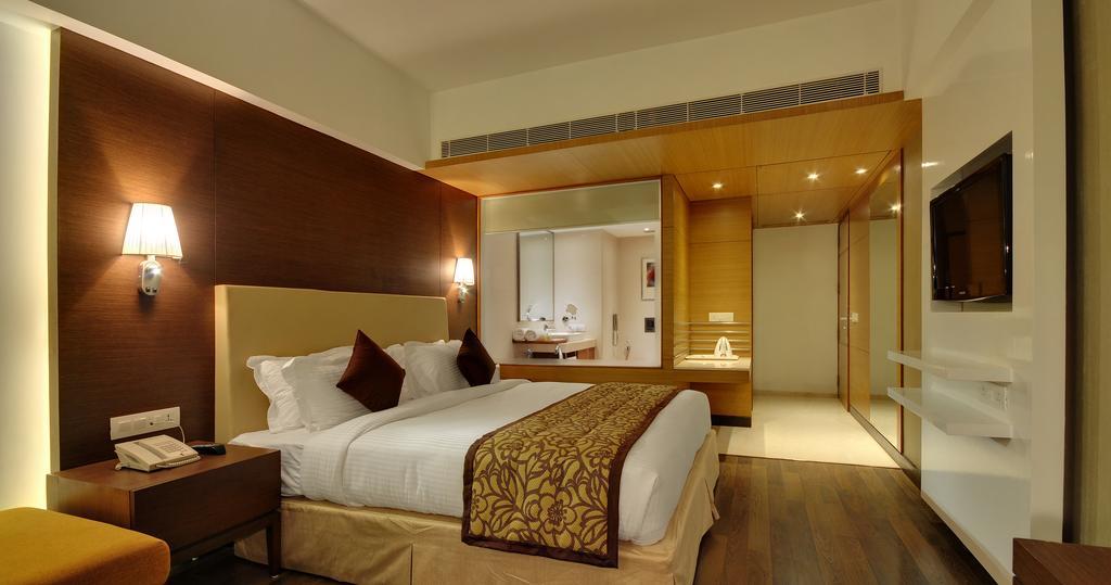 Hotel Platinum Rajkot Phòng bức ảnh