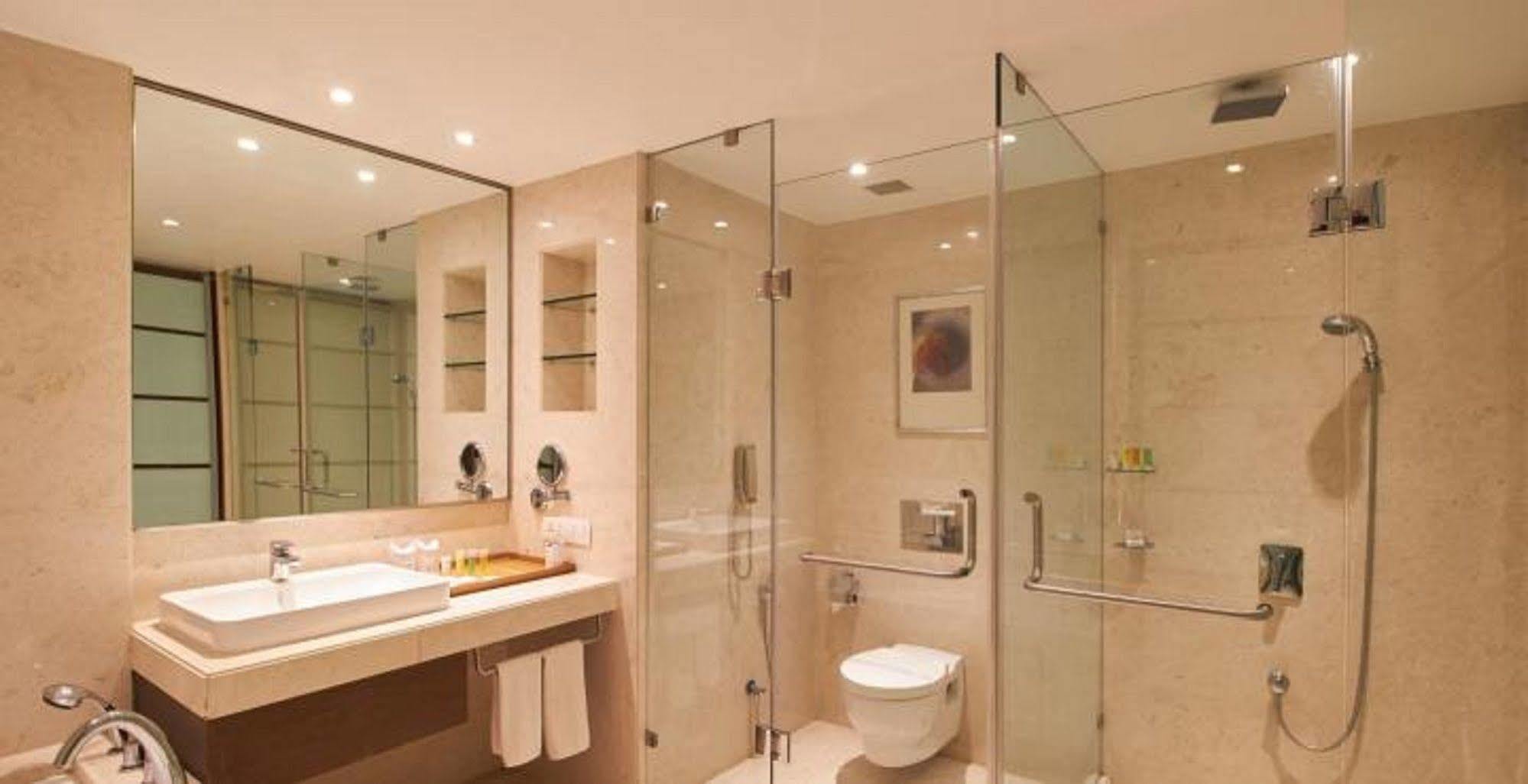 Hotel Platinum Rajkot Ngoại thất bức ảnh