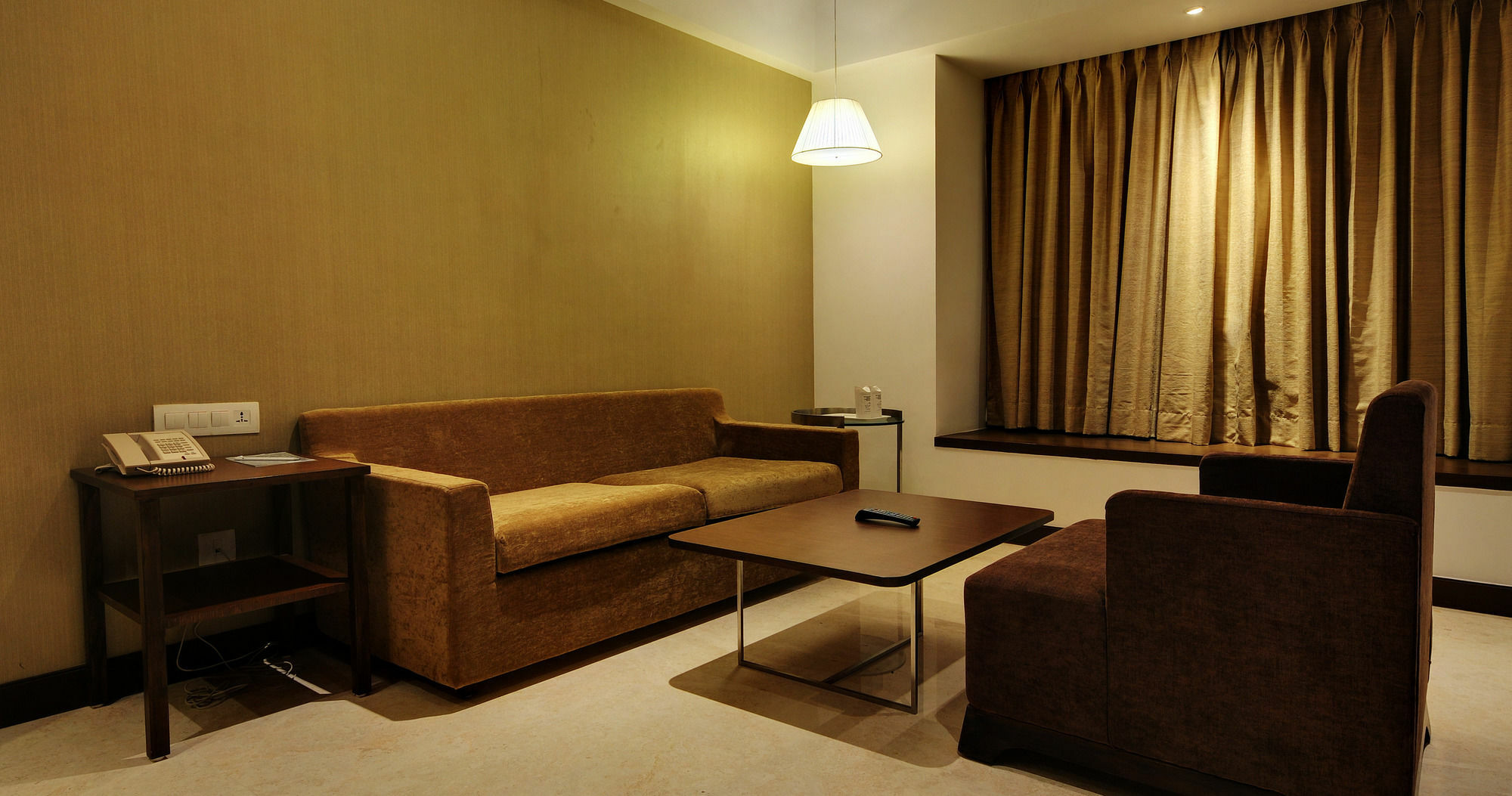 Hotel Platinum Rajkot Ngoại thất bức ảnh