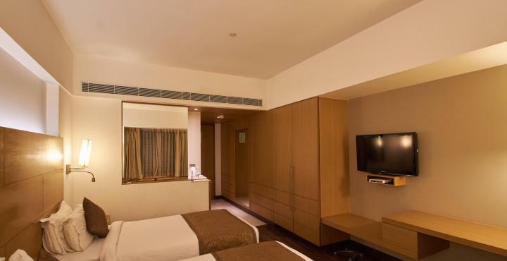 Hotel Platinum Rajkot Ngoại thất bức ảnh