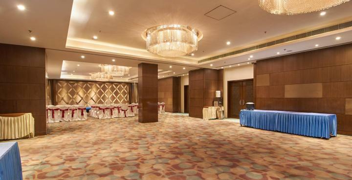 Hotel Platinum Rajkot Ngoại thất bức ảnh